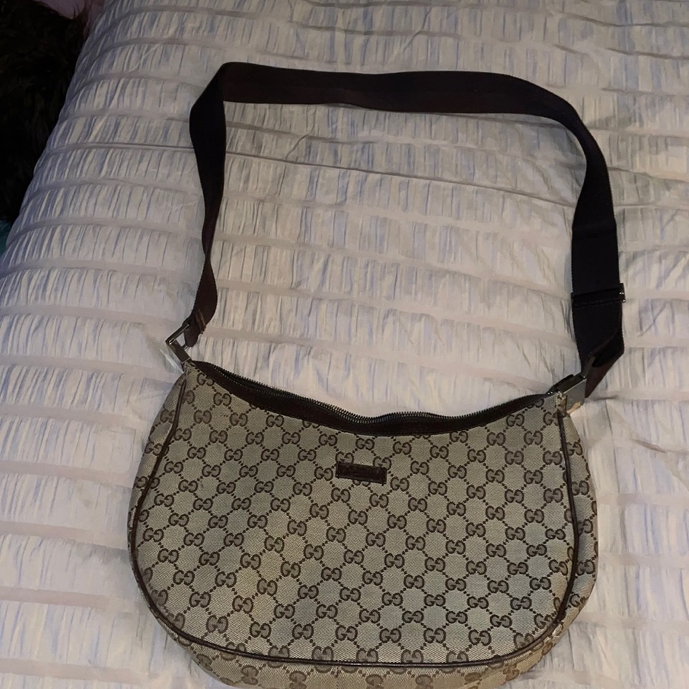 ✅AUTHENTIC Gucci crossbody bag.